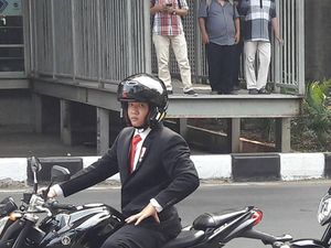 Memacu Adrenalin Bareng Suddum So, Stuntman Jokowi Naik Moge Memacu Adrenalin Bareng Suddum So, Stuntman Jokowi Naik Moge