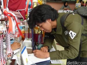 Dilarang UII Pakai Jaket dengan Nametag Jokowi, Ini Kata Dimas Dilarang UII Pakai Jaket dengan Nametag Jokowi, Ini Kata Dimas