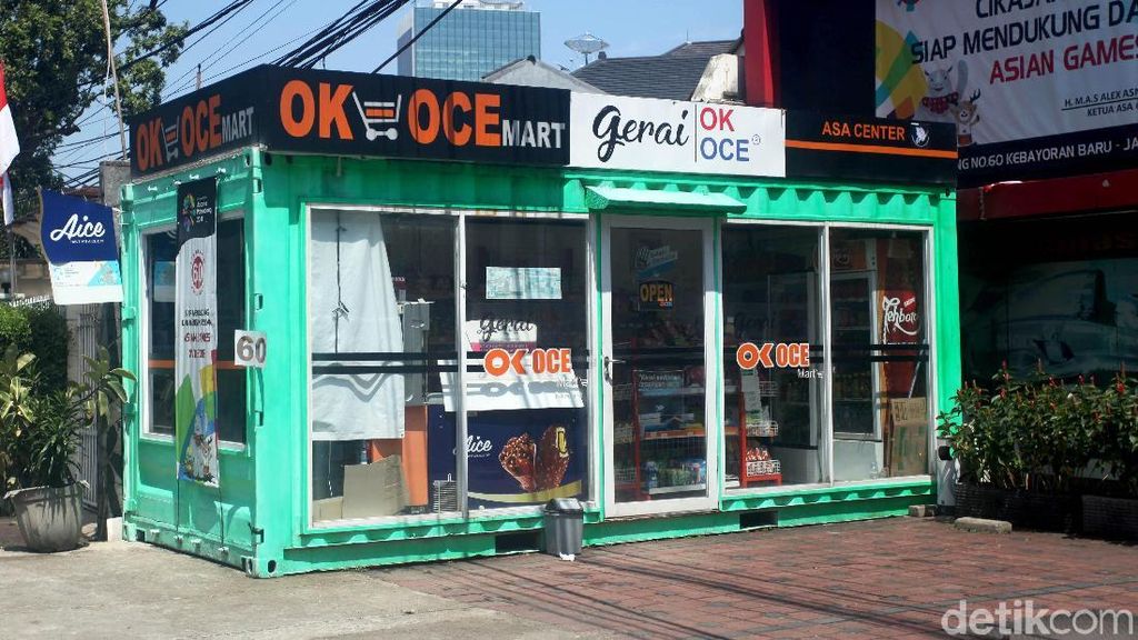OK OCE Mart Masih Eksis Walau Sepi Pembeli OK OCE Mart Masih Eksis Walau Sepi Pembeli