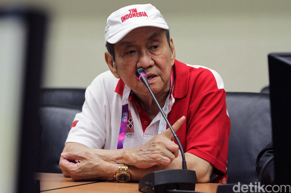 Bambang Hartono, bos Grup Djarum, menjadi nasabah BRI karena dapat bonus pemerintah setelah meraih medali di Asian Games 2018. Dia salah satu pemilik BCA.