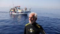 Foto: Gaya Scuba Diver Tertua di Dunia Pecahkan Rekor