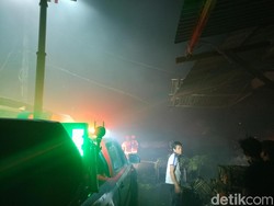 3 Jam Kebakaran Pasar Gedebage Bandung, Api Belum Padam
