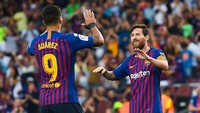 Barcelona juga tak mau kalah dengan tiga kemenangan dalam tiga pertandingan. Blaugrana berhak di puncak klasemen berkat keunggulan selisih gol (+10). Foto: Christof Koepsel/Getty Images