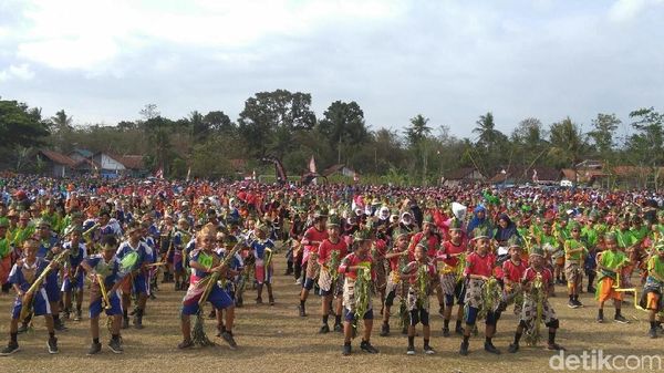 Foto: Keren! 2.020 Penari Kuda Lumping Tampil Bareng