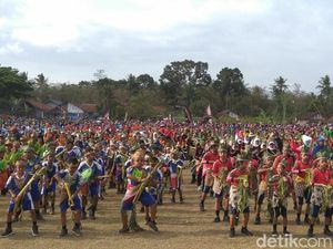 Foto: Keren! 2.020 Penari Kuda Lumping Tampil Bareng