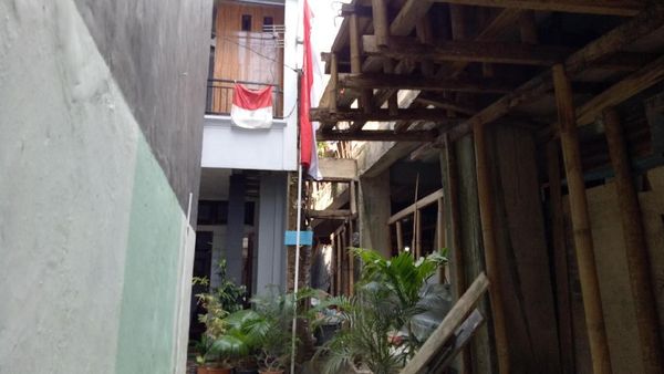 Melihat Lagi Jalan yang Dipersempit Pengantar Pak RW ke Bui