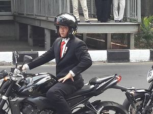 Heboh Jokowi Naik Moge Paspampres dan Stuntman Thailand Heboh Jokowi Naik Moge Paspampres dan Stuntman Thailand