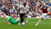 Berharga 86 juta euro, Romelu Lukaku tak mungkin tak masuk susunan mahal ini. Dia mendampingi Morata di lini depan. (Foto: Phil Noble/Reuters)