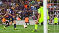 Setengah lusin gol tak membuat Barcelona berhenti menggempur Huesca. Jordi Alba mencetak gol ketujuh di menit ke-81. (Foto: David Ramos/Getty Images)