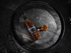 Metallica Perkenalkan Brand Wishkey Terbaru, Blackened