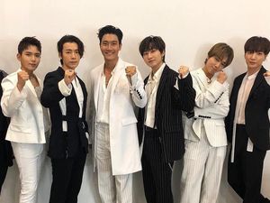 Kocak! Super Junior Goyang Dayung ala Jokowi di Penutupan Asian Games 2018 Kocak! Super Junior Goyang Dayung ala Jokowi di Penutupan Asian Games 2018