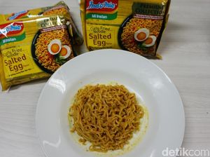 Rahasia Kelezatan Mie Instan Telur Asin, Cukup Rebus 2 Menit Saja Rahasia Kelezatan Mie Instan Telur Asin, Cukup Rebus 2 Menit Saja