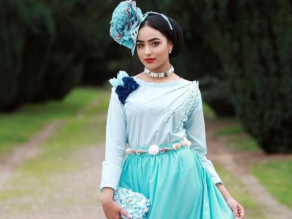 Foto: Cantiknya Finalis Pertama Miss England yang Pakai Kerudung Ini