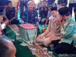 Pasangan Kekasih yang Tewaskan Bayinya di Jok Motor Akhirnya Menikah Pasangan Kekasih yang Tewaskan Bayinya di Jok Motor Akhirnya Menikah