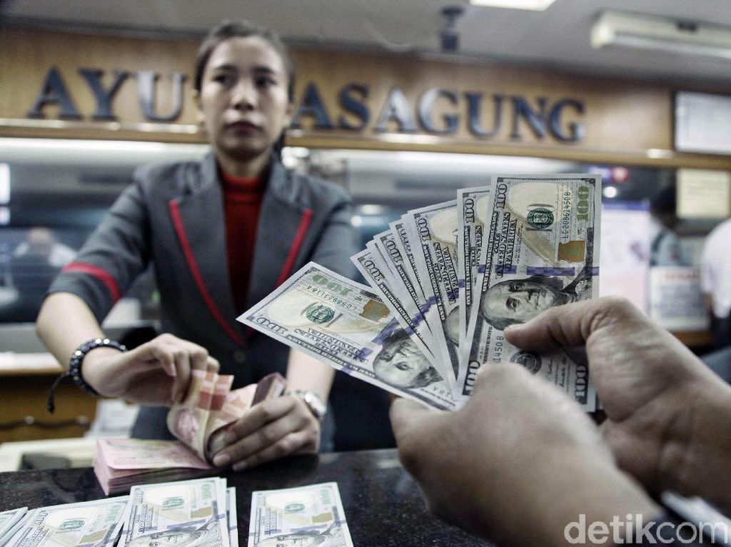 Dolar AS Loyo ke Rp 14.364 Jelang Libur Lebaran Dolar AS Loyo ke Rp 14.364 Jelang Libur Lebaran