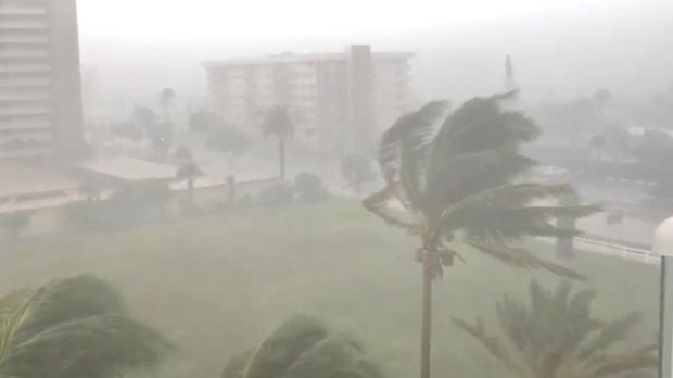 Badai Gordon Kian Melemah Setelah Landa Pantai Barat AS