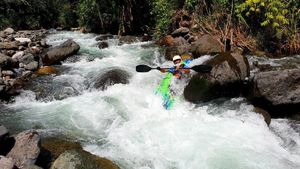 Foto: Arung Jeram Ganas Manokwari dengan Habitat Buaya