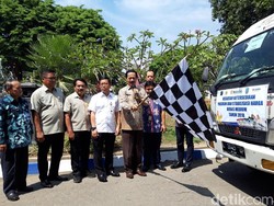 Stabilkan Harga, Bulog Pasok 80,5 Ton Beras ke Pasar-pasar di Jatim