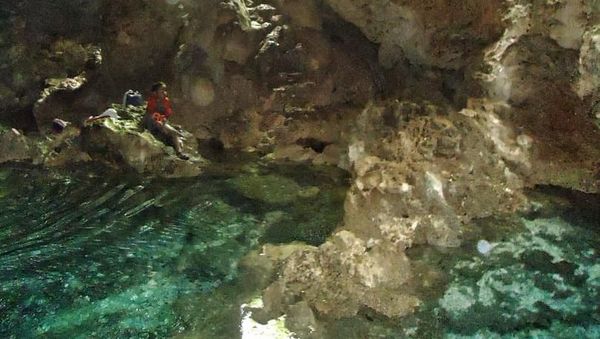 Foto: Gua Putri Pelangi dan Pantai Cantik di Maluku Tengah