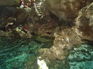 Foto: Gua Putri Pelangi dan Pantai Cantik di Maluku Tengah