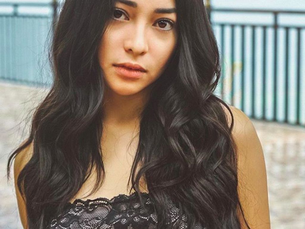 Gaya Nikita Willy Jalan-jalan di Kampung Pablo Escobar Gaya Nikita Willy Jalan-jalan di Kampung Pablo Escobar
