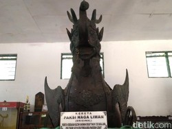 Kereta Kuno Simbol Kebhinnekaan di Cirebon