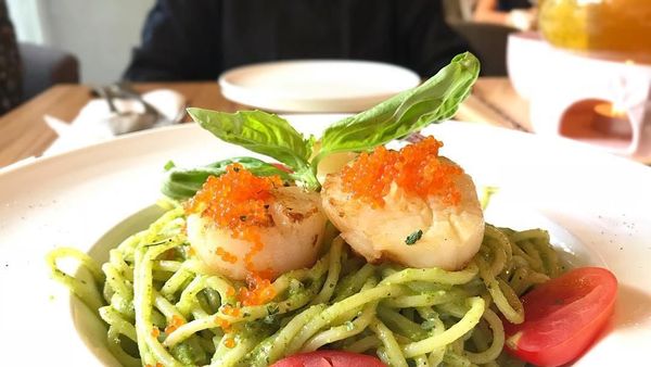 Pesto Spaghetti yang Gurih Wangi Cocok Buat Makan Siang