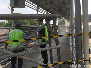 Perbaikan JPO Hampir Roboh di Depan Samsat Jakbar Butuh 5 Hari Perbaikan JPO Hampir Roboh di Depan Samsat Jakbar Butuh 5 Hari