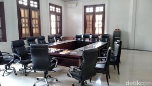 Foto: Sisa 5 Anggota Tak Ditahan KPK, Begini Kosongnya DPRD Malang