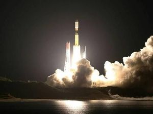 Momen Dramatis Roket Jepang Harakiri di Langit Momen Dramatis Roket Jepang Harakiri di Langit