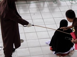 Politisi Malaysia Kecam Hukuman Cambuk terhadap Pasangan Lesbian