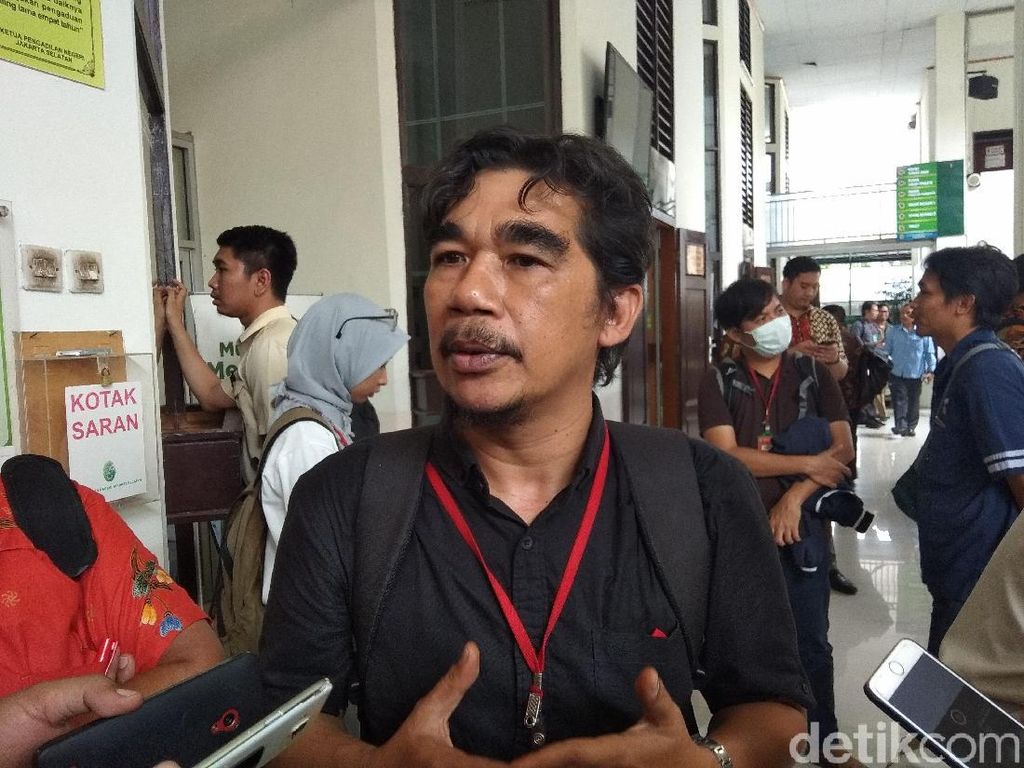 Presiden Tak Hadir, Sidang Gugatan Pasien Kanker Payudara Ditunda Presiden Tak Hadir, Sidang Gugatan Pasien Kanker Payudara Ditunda