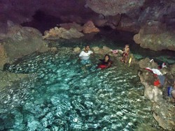 Indahnya Gua Tempat Putri Pelangi Mandi di Ambon