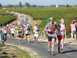 Lomba Lari Unik di Prancis, Lewat Kebun Anggur & Sambil Minum Wine