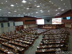 Singgung Rupiah Keok Lawan Dolar AS, DPR Minta Pemerintah Jujur