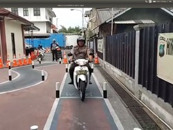 Cerita Bripka Yan Lulus Uji SIM C Walau Kaki Menapak Jalan