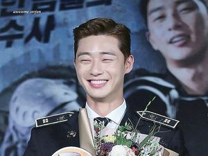 Park Seo Joon Pilih Jeomju Sebagai Nama Fandom, Apa Artinya? Park Seo Joon Pilih Jeomju Sebagai Nama Fandom, Apa Artinya?