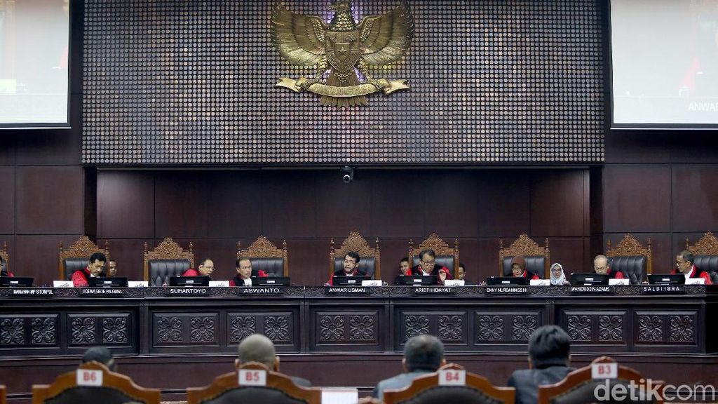 Suasana Sidang MK yang Putuskan Pilkada Sampang Diulang Suasana Sidang MK yang Putuskan Pilkada Sampang Diulang