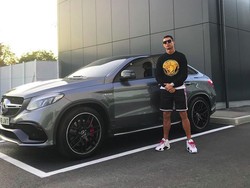 Gaya Ronaldo di Samping Mercy