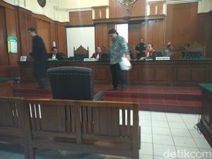 Tak Hanya Uang, Saksi Sebut Dimas Kanjeng Bisa Keluarkan Soto dan Rawon Tak Hanya Uang, Saksi Sebut Dimas Kanjeng Bisa Keluarkan Soto dan Rawon