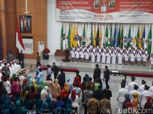 Iriana Hadiri Pelantikan 9 Istri Gubernur Jadi Ketua Dekranasda Iriana Hadiri Pelantikan 9 Istri Gubernur Jadi Ketua Dekranasda