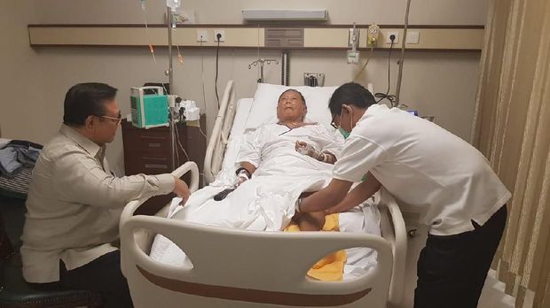 Menteri Penerangan Era Orba Harmoko Dirawat di RS Medistra