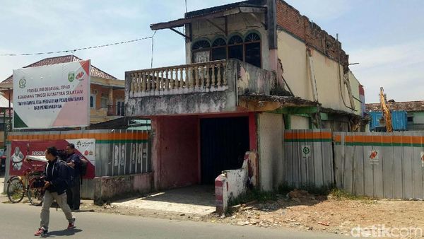 Penampakan Rumah di Tengah Proyek Jembatan Musi VI Palembang