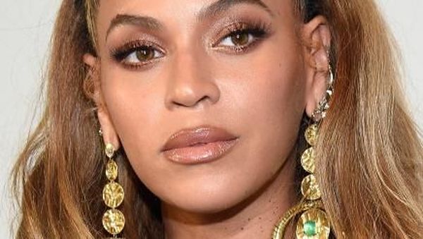 8 Ciri Fisik Orang-orang Pintar, Kamu Punya Nggak?