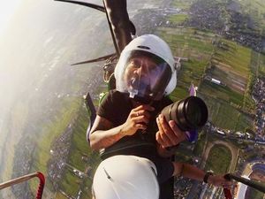 Erix Soekamti dan Hobi Terbangnya