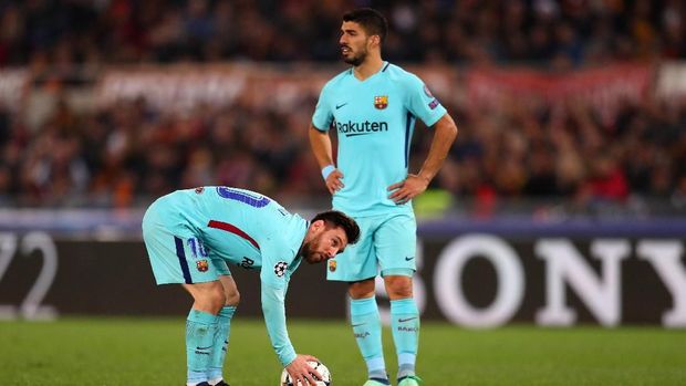 ROME, ITALY - APRIL 10: Lionel Messi of FC Barcelona and Luis Suarez of FC Barcelona during the UEFA Champions League Quarter Final Leg Two between AS Roma and FC Barcelona  at Stadio Olimpico on April 10, 2018 in Rome, Italy. (Photo by Catherine Ivill/Getty Images)