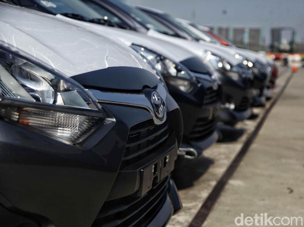 Daftar Mobil Rakyat di Bawah Rp 240 Juta yang Diusulkan Bebas Pajak Daftar Mobil Rakyat di Bawah Rp 240 Juta yang Diusulkan Bebas Pajak