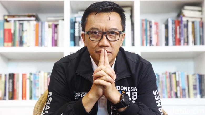 Kala Menpora Ungkap Rp 9 M Barang Negara Ada di Roy Suryo Kala Menpora Ungkap Rp 9 M Barang Negara Ada di Roy Suryo
