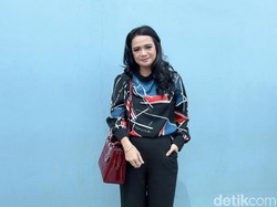 Ingin Pisah Sejak Lama, Shezy Idris Bertahan Demi Anak