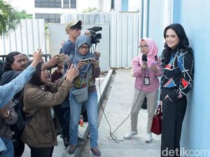 Mertua Meninggal, Shezy Idris Tak Datang Melayat